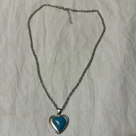 Red Velvet Bijoux SilverTone Real Turquoise Heart Pendant Necklace - Picture 1 of 4